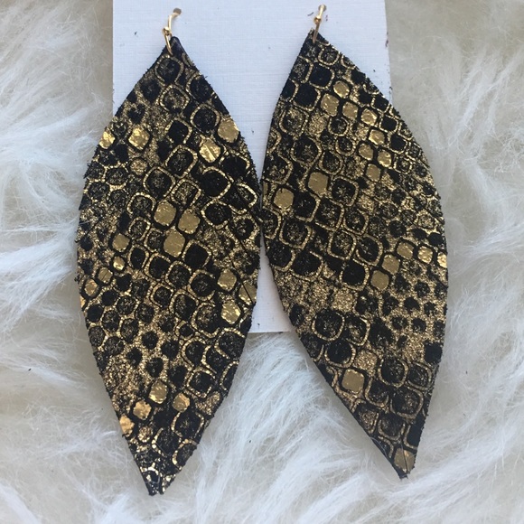 Reptile Feather Earrings - Picture 1 of 1